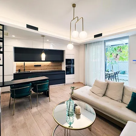 Ethyr Atrium Apartment